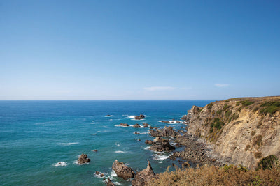 resource 006 7 abstract geometric pattern with blue and orange shapes