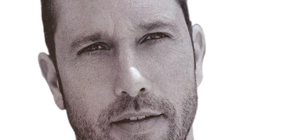 Interview with Alexis Bittar article header image featuring a 900x450 pixel photo