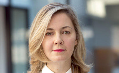 Elizabeth Dee Independent interview story banner image 900x450 pixels