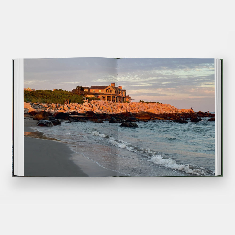 Summer by the Sea: Cottages from Watch Hill to Little Compton