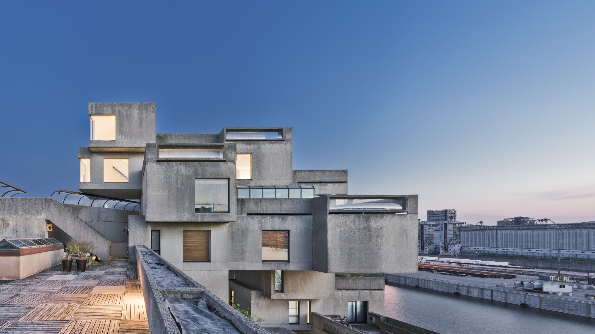 The newly refurbished unit at Habitat 67. Photograph by Marc Cramer & Thomas Miau