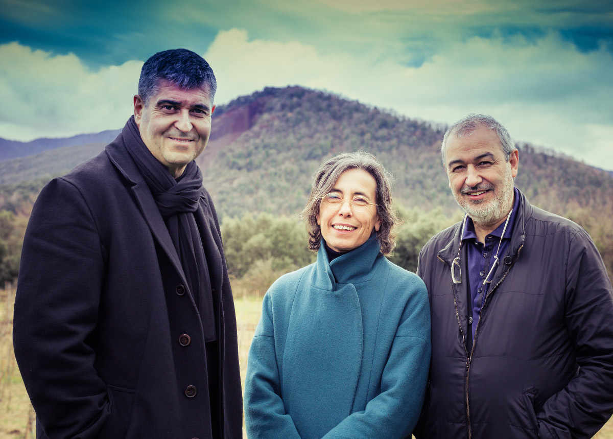 Rafael Aranda, Carme Pigem and Ramon Vilalta. Photo by Javier Lorenzo Domínguez. Image courtesy of the Pritzker Prize