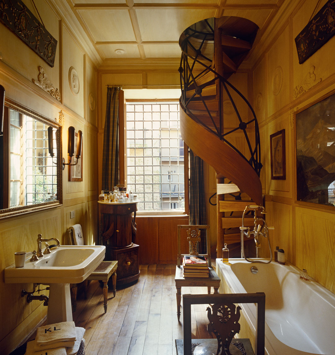 Karl Lagerfeld's bathroom photo by Fritz von der Schulenburg courtesy Interior Archive