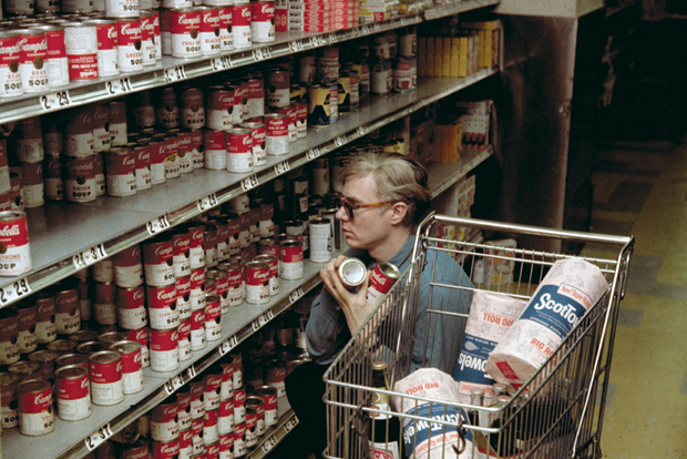 Warhol at Gristedes supermarket, New York (1962)