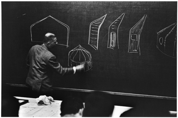 Jean Prouvé giving a course at the Conservatoire National des Arts et Métiers (c. 1968) - Private collection © Edmond Remondino, courtesy of Dominik Remondino. Image courtesy of the Institut Francais