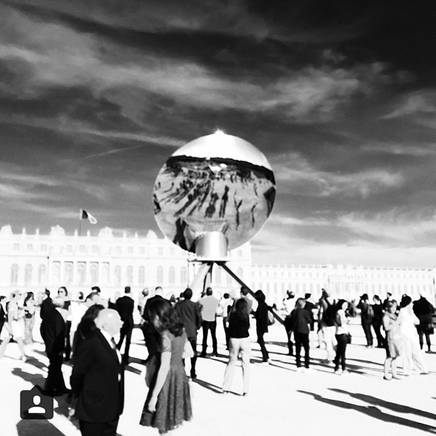 Sky Mirror (2013) by Anish Kapoor. Courtesy of the Château de Versailles Instagram