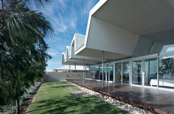 Florida Beach House (Iredale Pedersen Hook Architects), Palm Beach, Australia, 2011. Photograph by Peter Bennetts