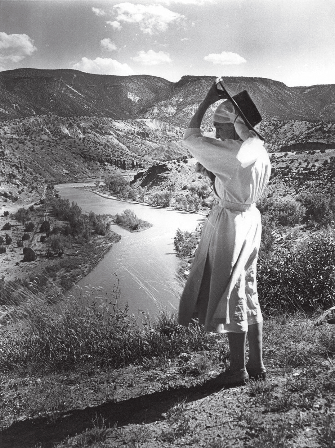 O’Keeffe in New Mexico , overlooking Chama River, 1961. © Todd Webb, Courtesy of Evans Gallery and
Estate of Todd & Lucille Webb, Portland, Maine USA. As reproduced in our Georgia O'Keeffe book