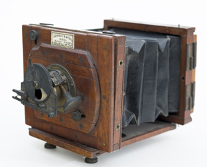 Mawson & Swan camera owned by Winslow Homer, ca. 1882. Gift of Neal Paulsen, in memory of James Ott and in honor of David James Ott ’74. Bowdoin College Museum of Art, Brunswick, Maine.