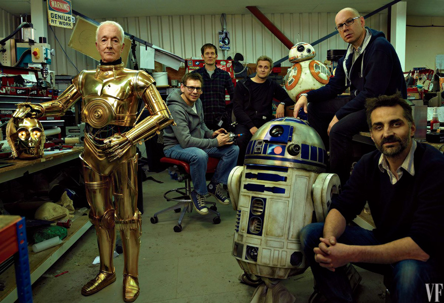 Anthony Daniels as C-3PO, with droids R2-D2 and BB-8 and the Droid Department’s Brian Herring, Dave Chapman, Matthew Denton, Lee Towersey, and Joshua Lee. Photograph by Annie Leibovitz. Image courtesy of Vanity Fair