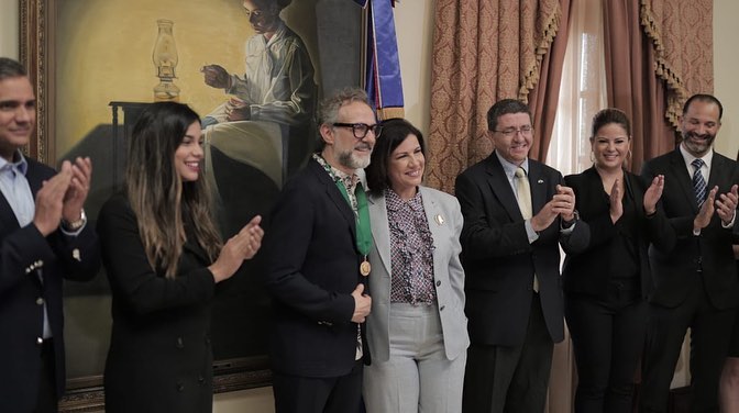 Massimo Bottura (centre left) and the Dominican Republic's Vice President Margarita Cedeño de Fernández (centre right) pose for photographs immediately after awarding Bottura his Bien por Ti, or Good for You medal. Image courtesy of the Vice President's Instagram
