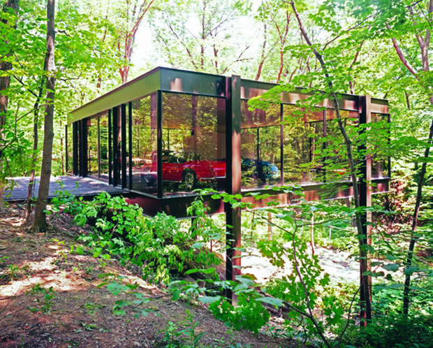 The Beech St home built by Mies protégés A. James Speyer and David Haid, as featured in Ferris Bueller's Day Off
