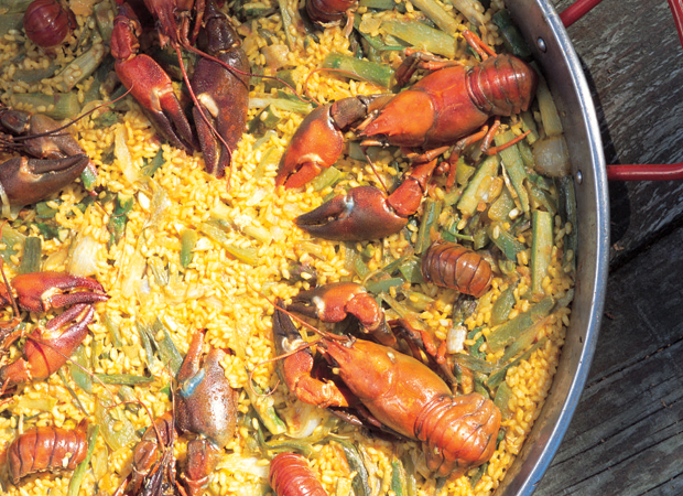 Paella rice with crayfish, lemongrass and asparagus