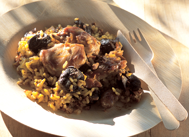 Paella rice with rabbit and snails