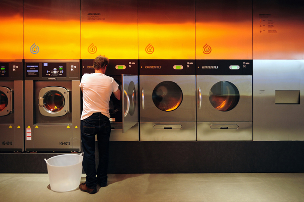 Splash laundromat by Frederic Perers