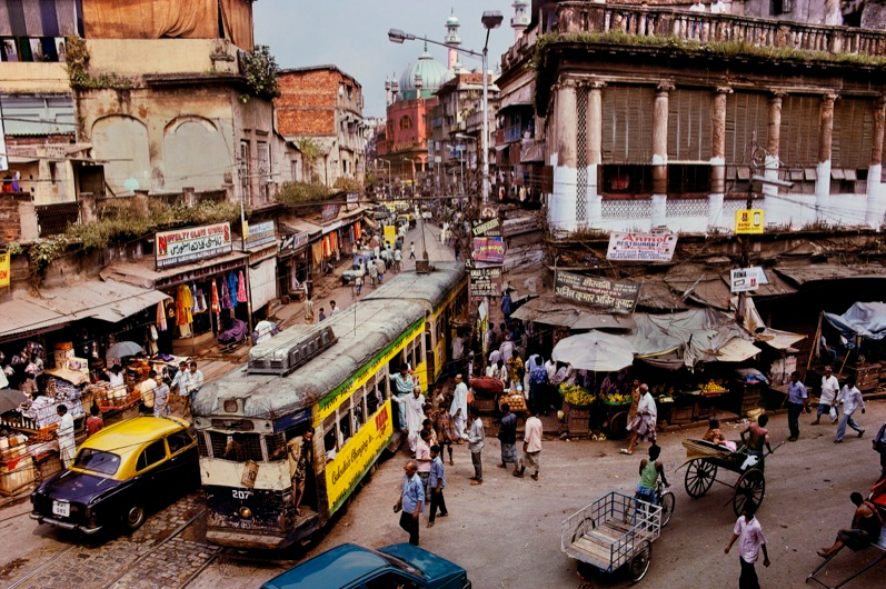 Steve McCurry, Tram (1996), Calcutta, India