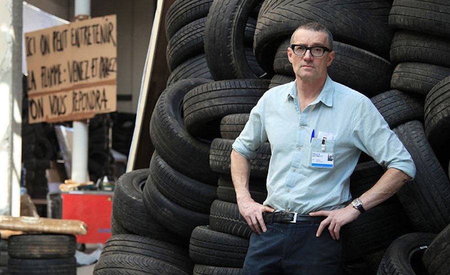 phaidon thomas hirschhorn interview artwork image 900x450