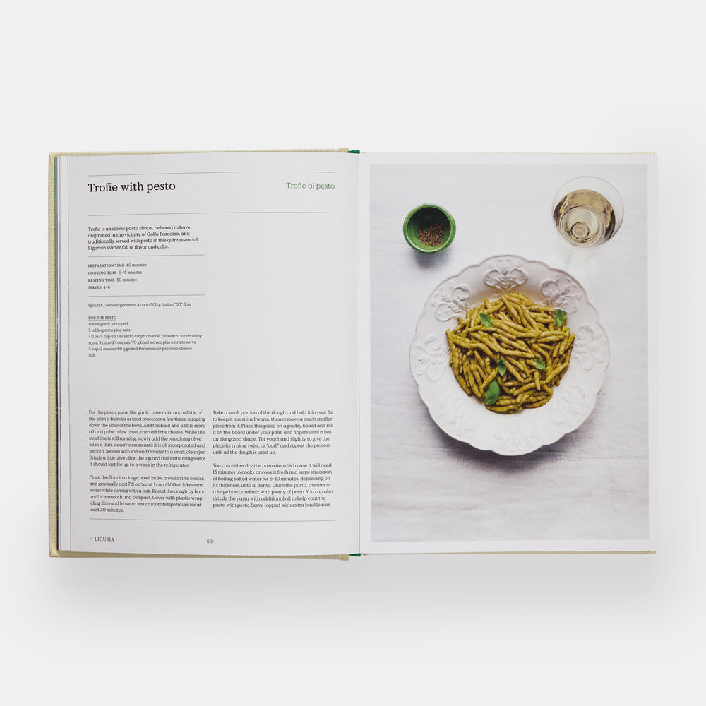 The Regional Italian Cookbook: Recipes from The Silver Spoon