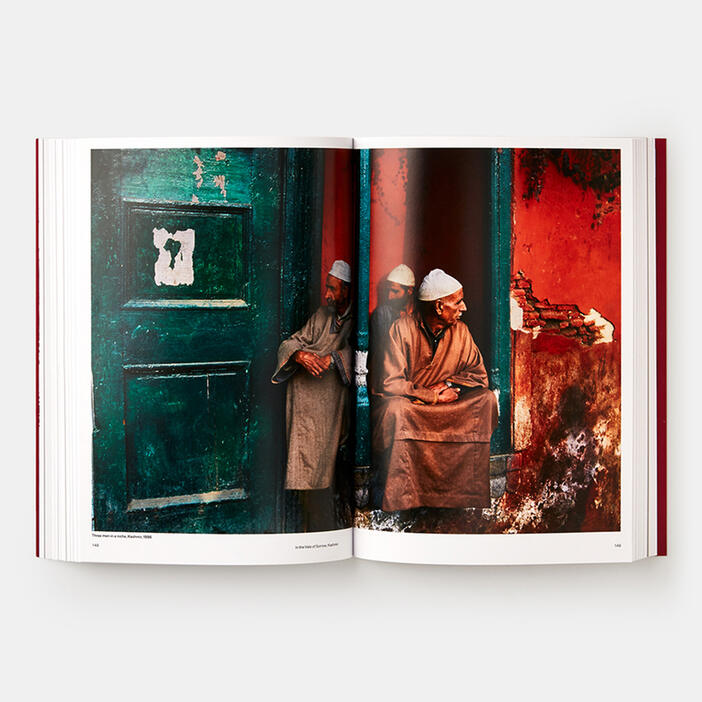 Steve McCurry Untold: The Stories Behind the Photographs