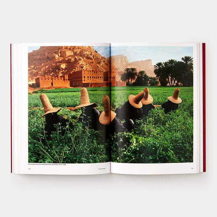 Steve McCurry Untold: The Stories Behind the Photographs