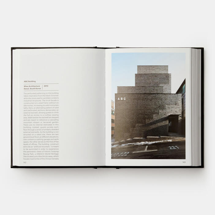 Black | Architecture | Store | Phaidon