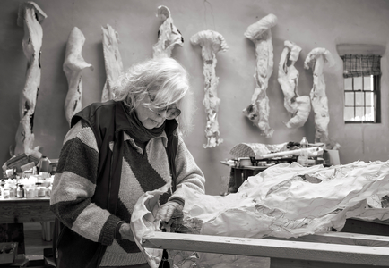 Lynda Benglis in her New Mexico Studio, 2015. Photo by Paul O'Connor