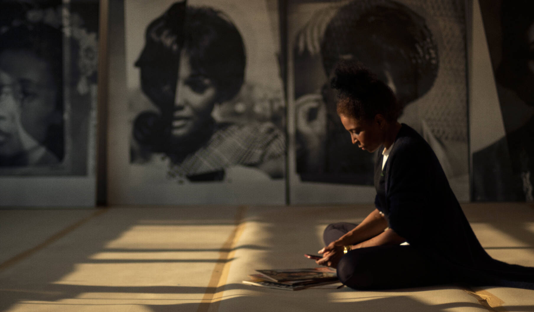 The unanswerable questions in Lorna Simpson’s Waterbearer