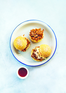  Pulled Pork Sandwich with Cabbage-Apple Slaw Meat and Poultry. Photography by Infraordinario Studio for Dalcò Edizioni S.r.l.