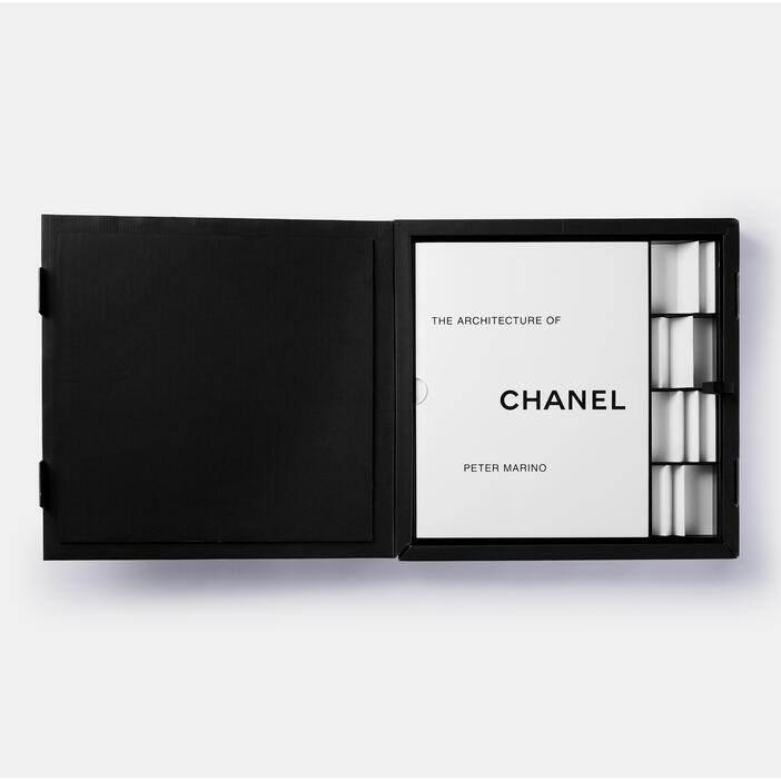 The Architecture of Chanel: Marino, Peter: 9781838663308: : Books