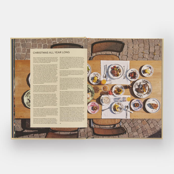 https://www.phaidon.com/images/9781838667252/main-mobile-x1-jpg/slow-food-fast-cars-signed-edition-en-6725-pp18-19-3000.jpg