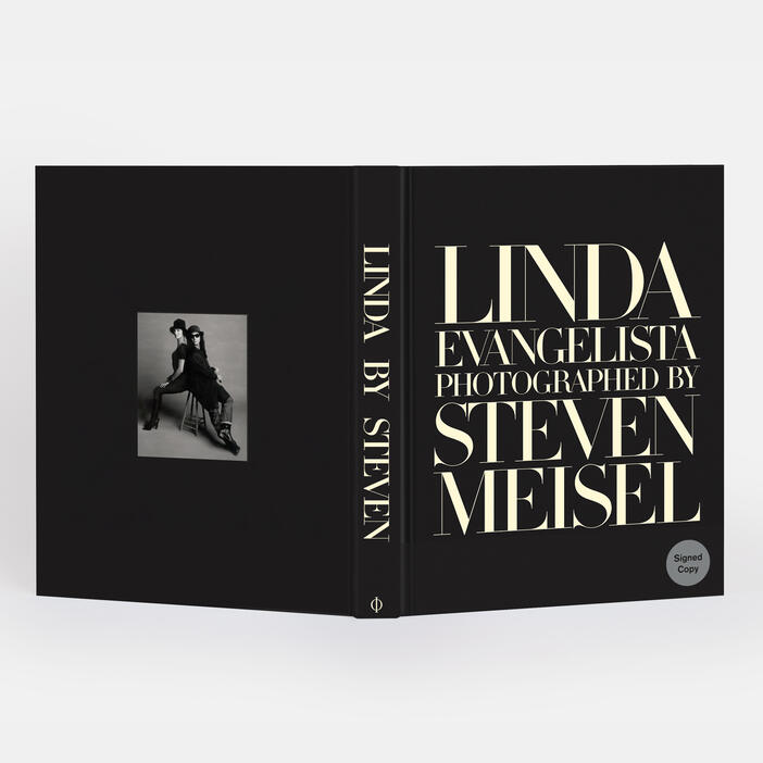 linda-evangelista-photographed-by-steven-meisel-signed-edition-en-6757-3d-standing-open-3000.jpg