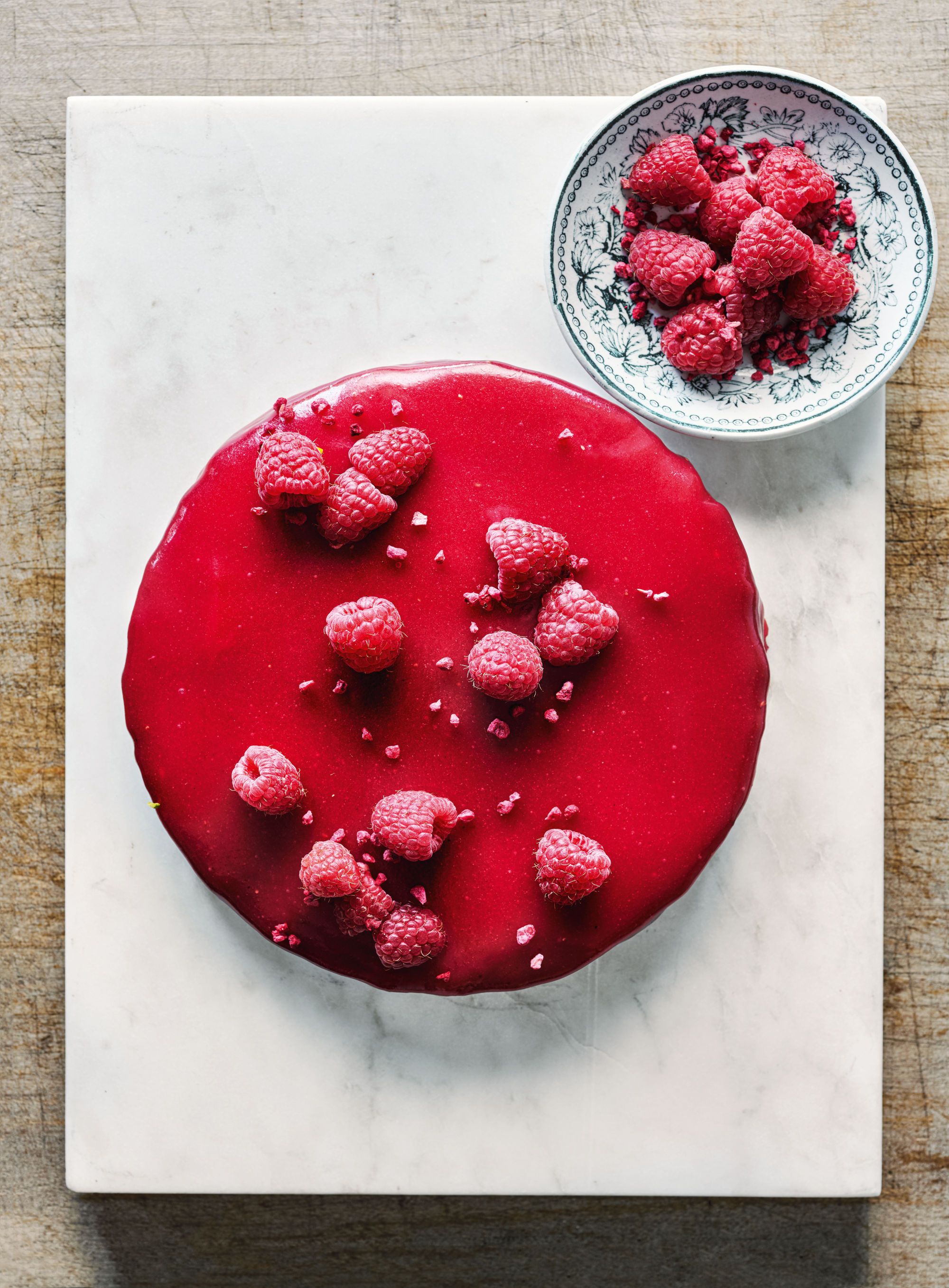 Chocolate truffle cake with rapsberry glaze. The raspberry glaze uses sheet gelatin.
