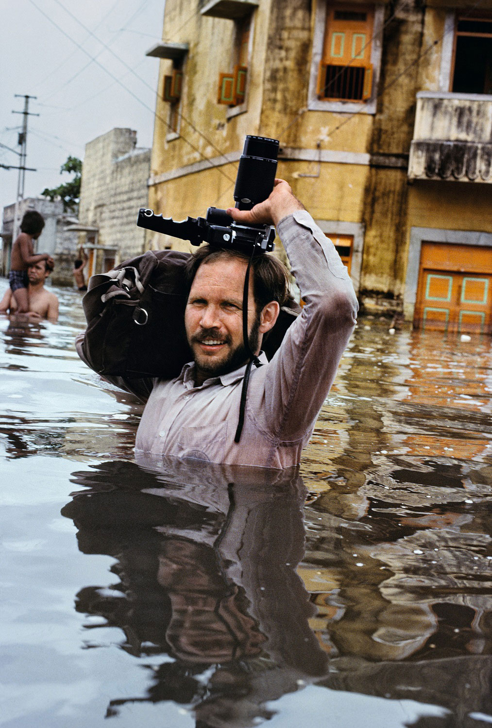 Steve McCurry in Monsoon floods, India, 1983