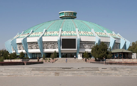 Circus, Tashkent, Uzbekistan (1976) © Ekaterina Shapiro-Obermair & Wolfgang Obermair