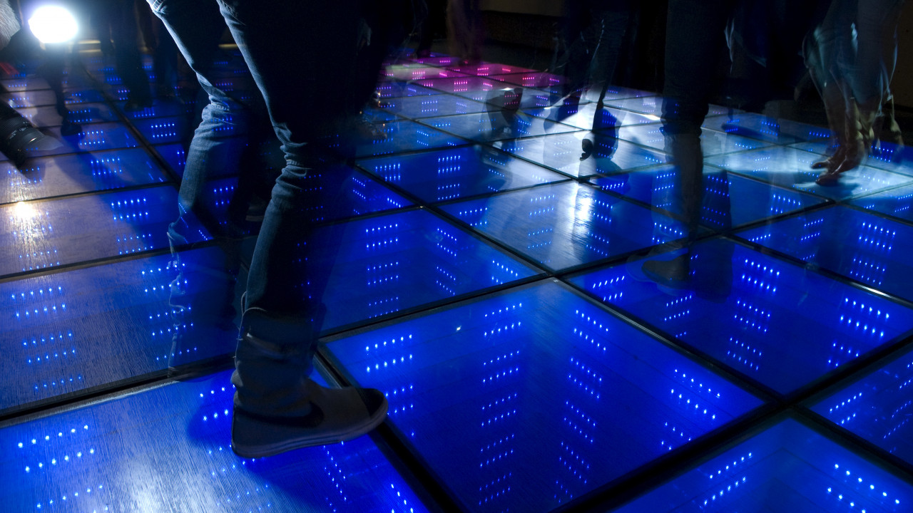 Sustainable Dancefloor (2008) by Daan Roosegaarde