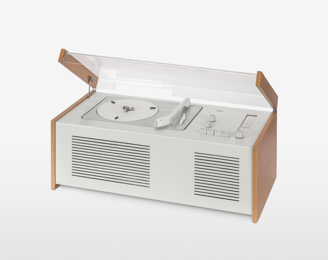 SK 4, 1956, Mono radio-phono combination, Dieter Rams, Hans Gugelot, Gerd A Mu?ller, Werkstatt Wagenfeld: Ralph Michel, Helmut Warneke, Heinz G Pfaender, Braun. 24 × 58.4 × 29.4 cm (9½ x 23 x 11½ in), 11.5 kg (25½ lb), lacquered sheet steel, elm, acrylic, plastic, DM 295.