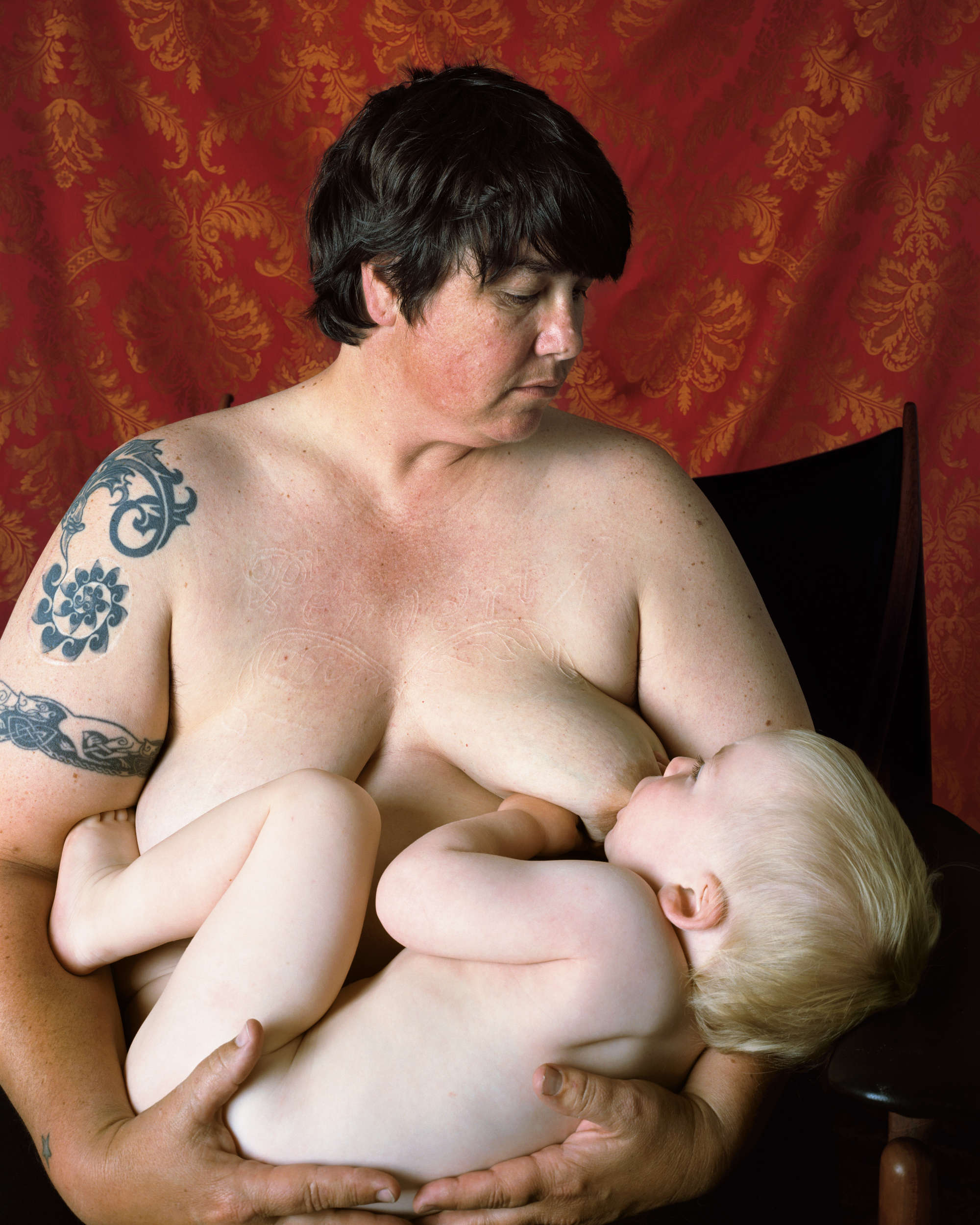 Self-Portrait/Nursing, 2004. Chromogenic print, 40 × 32 in. (101.6 × 81.3 cm). Picture credit: courtesy the artist and Regen Projects, Los Angeles; Lehmann Maupin, New York/Hong Kong/Seoul/London; Thomas Dane Gallery, London and Naples; and Peder Lund, Oslo. Self-Portraits (1970–ongoing)