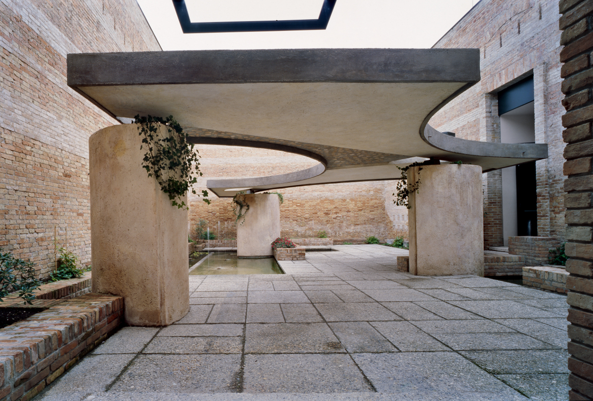 The Italian pavilion courtyard, Biennale, Venice 1951-52