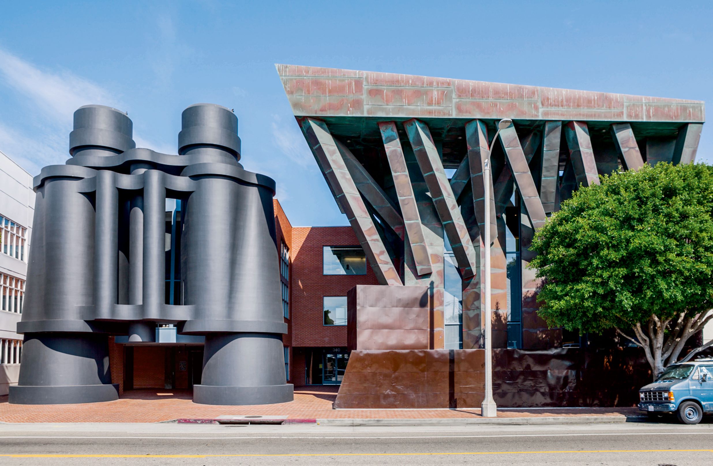 Frank Gehry and Claes Oldenburg: Chiat/Day Building, Los Angeles, California, 1991