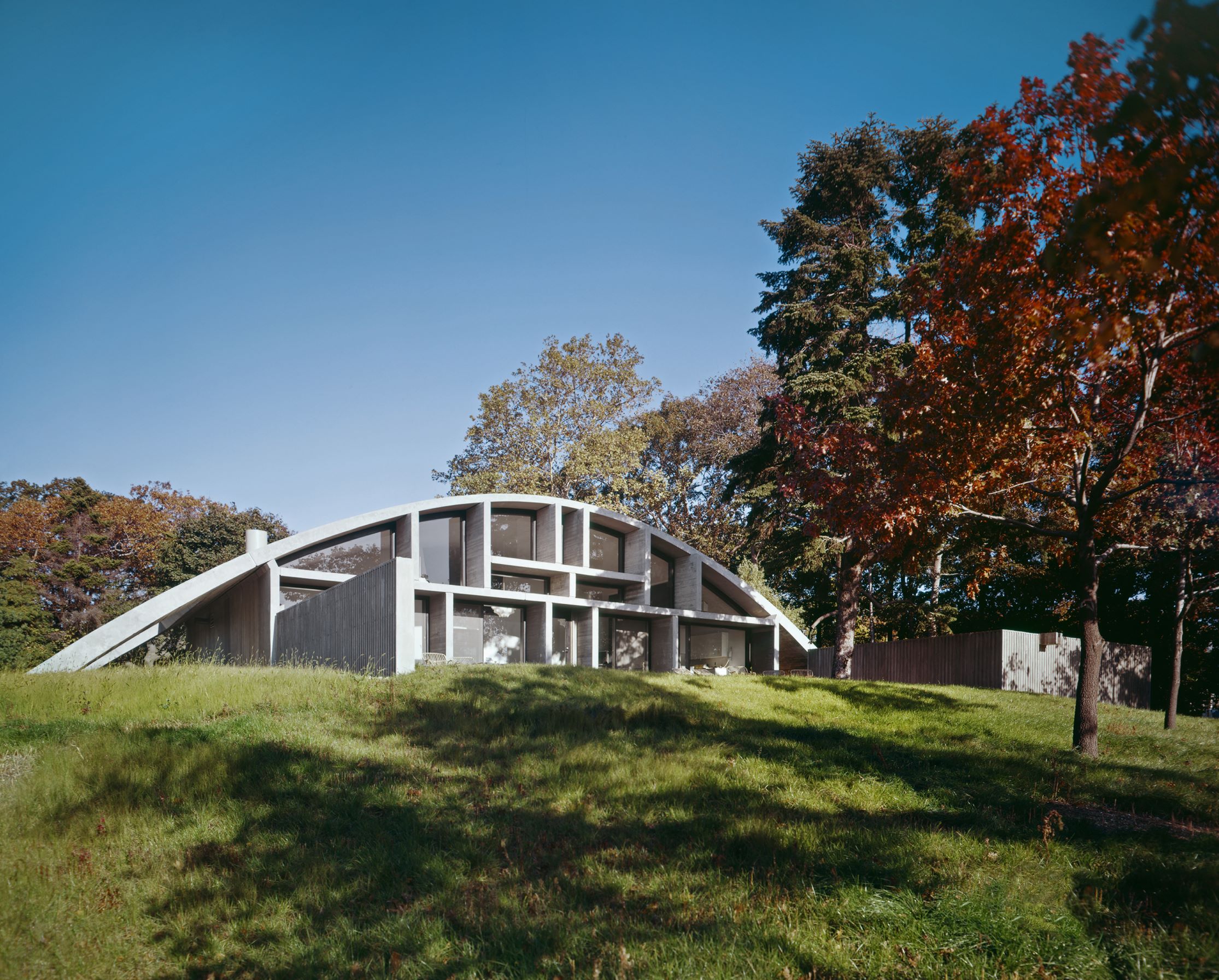 Geller House I I, 1969, Long Island, New York, USA, Marcel Breuer. Photo by Ezra Stoller/Esto, Courtesy F2 Architecture