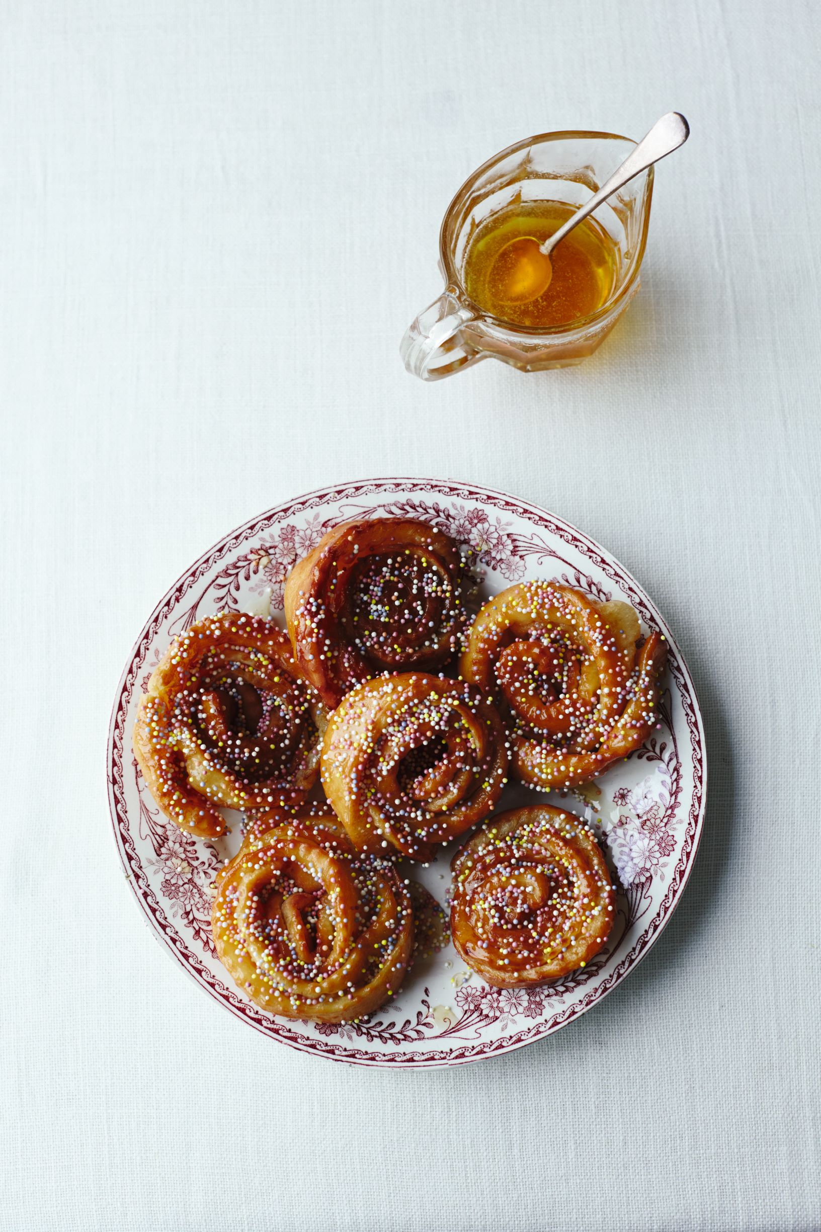 Honey pastry flowers