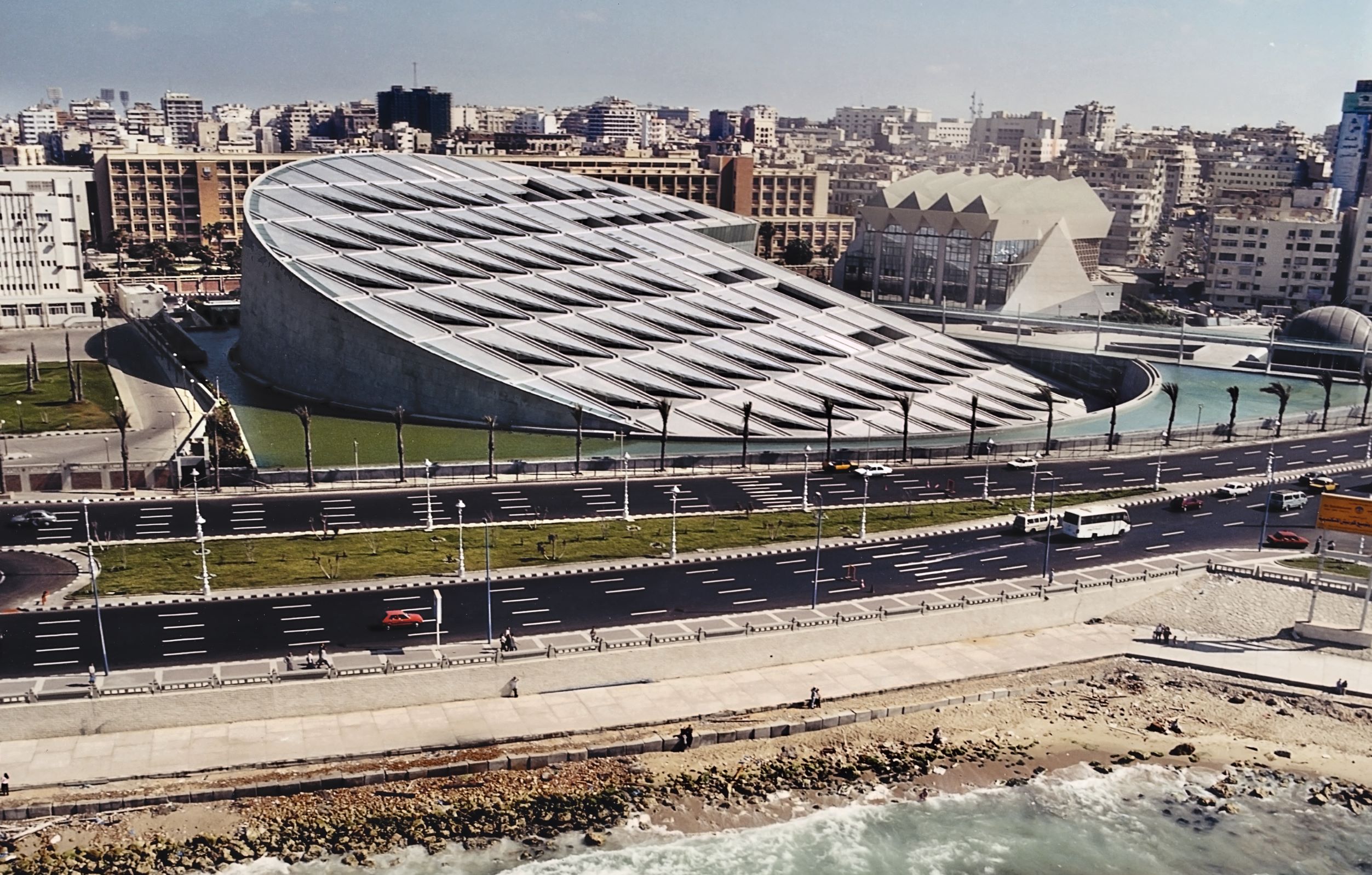 Bibliotheca Alexandrina, 2001, Alexandria, Egypt. Photo by James Williss