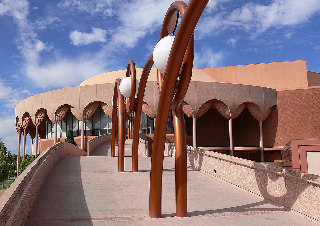 Gammage Memorial Auditorium at Arizona State University. Image courtesy of Wikimedia Commons