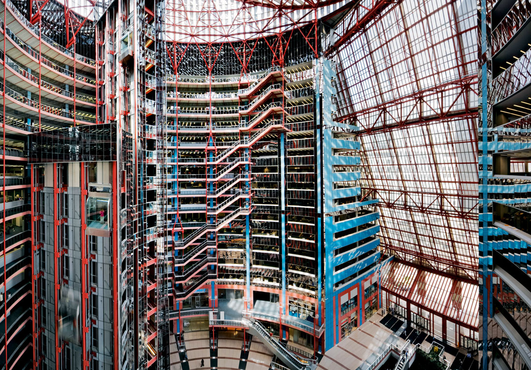 Helmut Jahn: State of Illinois Center, Chicago, Illinois, USA, 1985. Photo © Rainer Viertlböck 