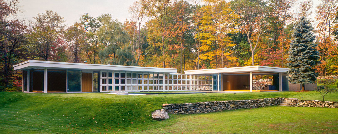 Morris Greenwald House, Ludwig Mies van der Rohe, Weston, Connecticut, (US), 1955. GLUCK+ Architecture / © DACS 2019