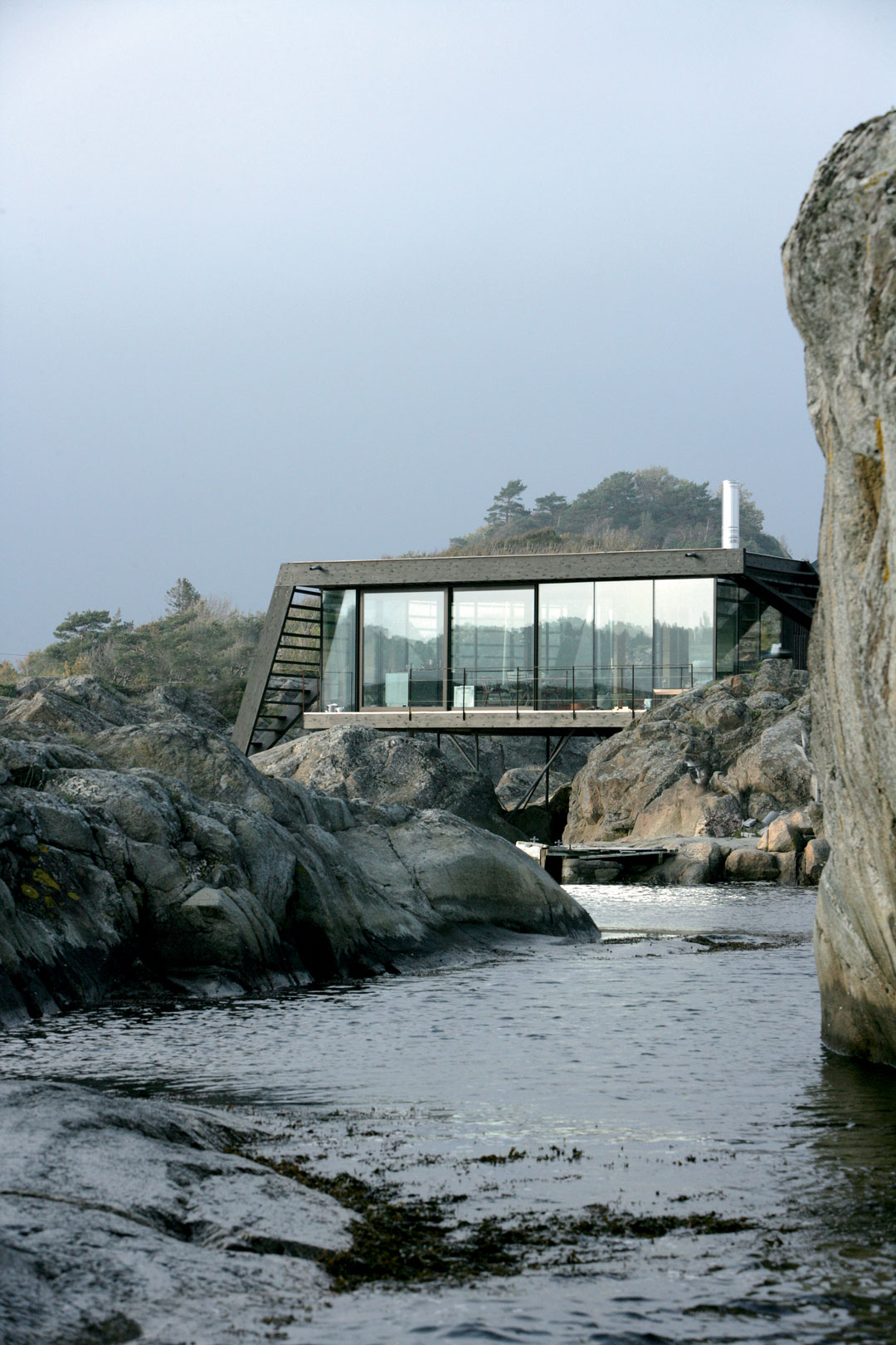 Cabin Lille Arøya, (Lund Hagem Architects) 2014, Larvik, Norway. Photograph by Ivar Kvaal