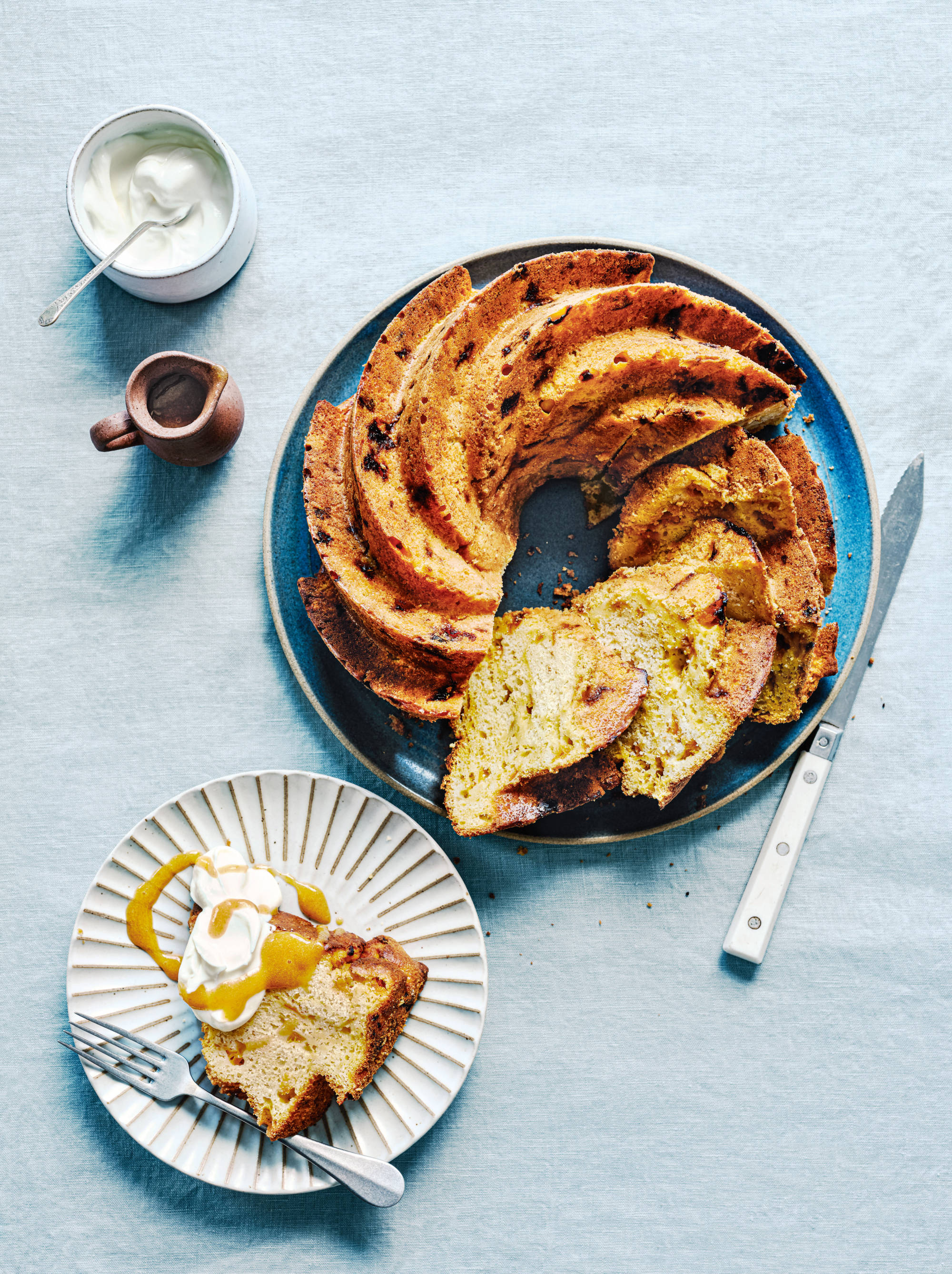 Apricot and vanilla cake