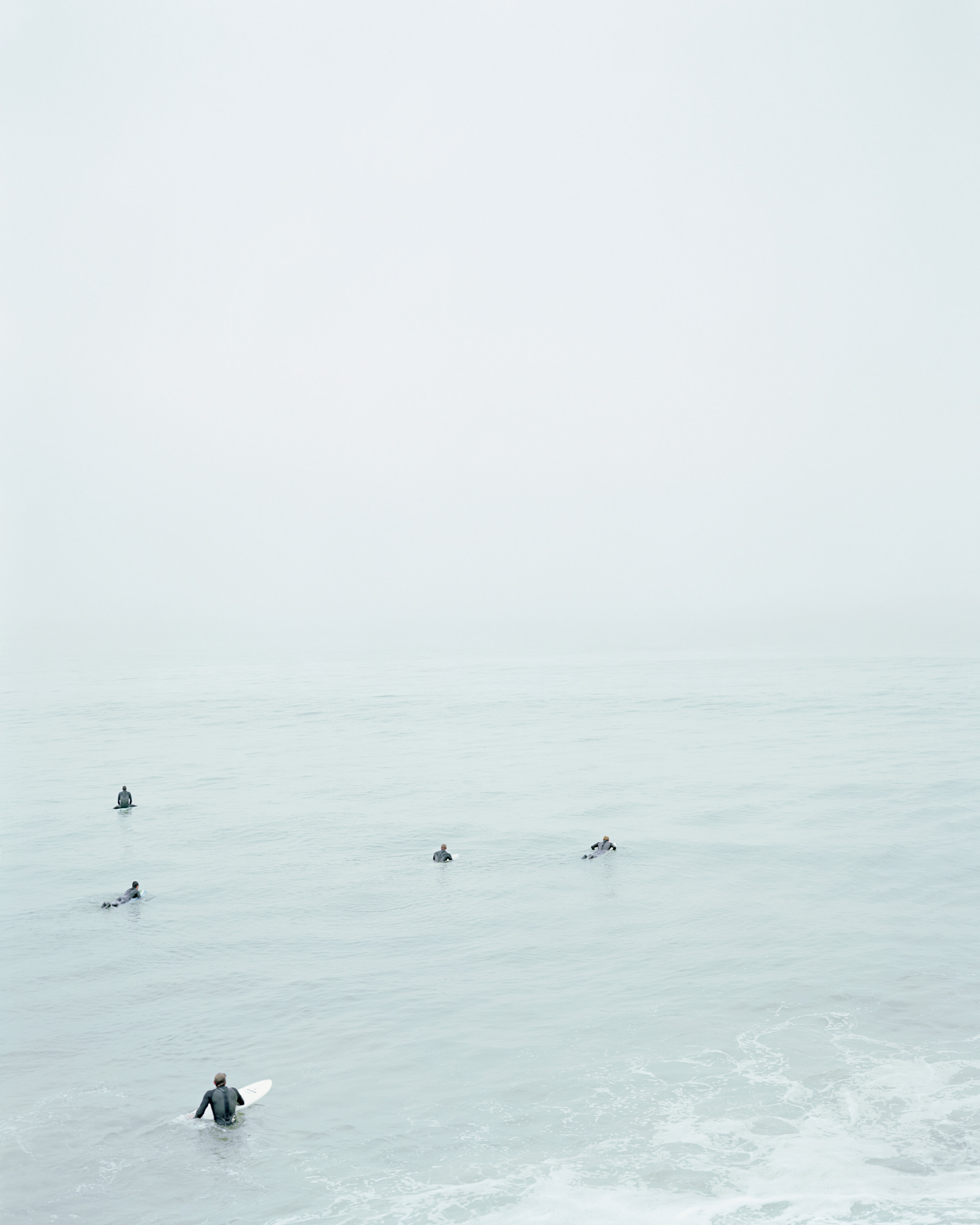 Untitled #4 (Surfers), 2009. Chromogenic print, 50 × 40 in. (127 × 101.6 cm). Picture credit: courtesy the artist and Regen Projects, Los Angeles; Lehmann Maupin, New York/Hong Kong/Seoul/London; Thomas Dane Gallery, London and Naples; and Peder Lund, Oslo