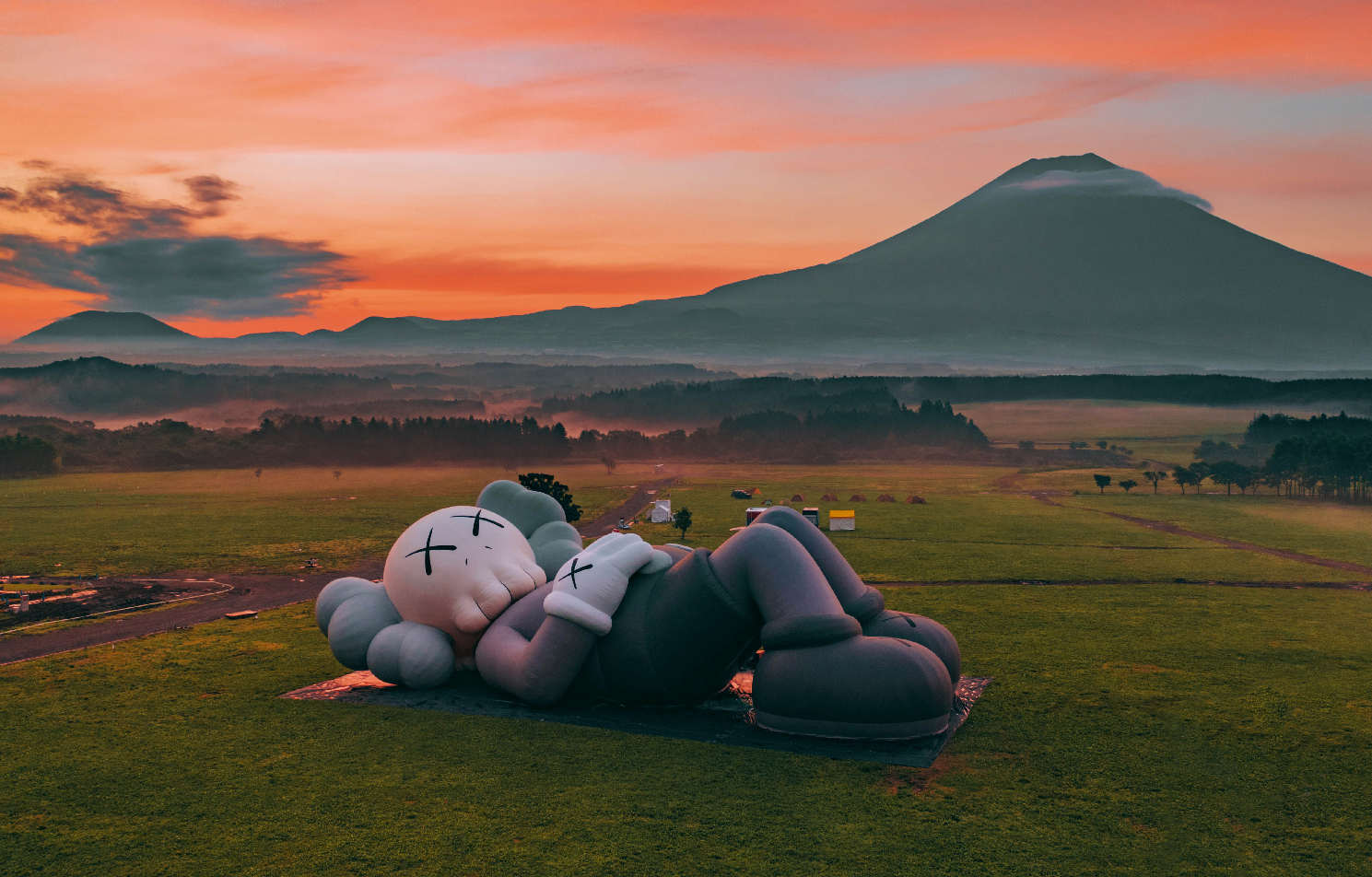HOLIDAY, 2019, Inflatable, Approx. 130 ft. (40 m) long, Mount Fuji, Japan. Photo @nk7, courtesy AllRightsReserved, Ltd / © KAWS 