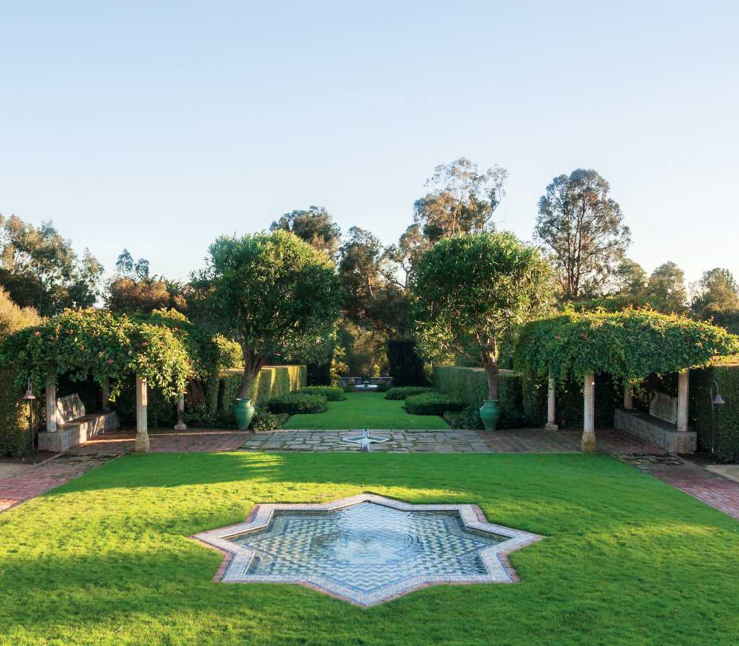 Spanish Colonial Revival Garden. The Casa del Herrero (House of the Blacksmith), Montecito, near Santa Barbara, California, USA. Open to the public. © Matt Walla By about 1900, the Spanish Colonial Revival or Hispano-Moorish style had appeared. In spite of its name, it did not draw its inspiration from Mexican or Spanish colonial traditions but rather directly from the Spanish Islamic garden